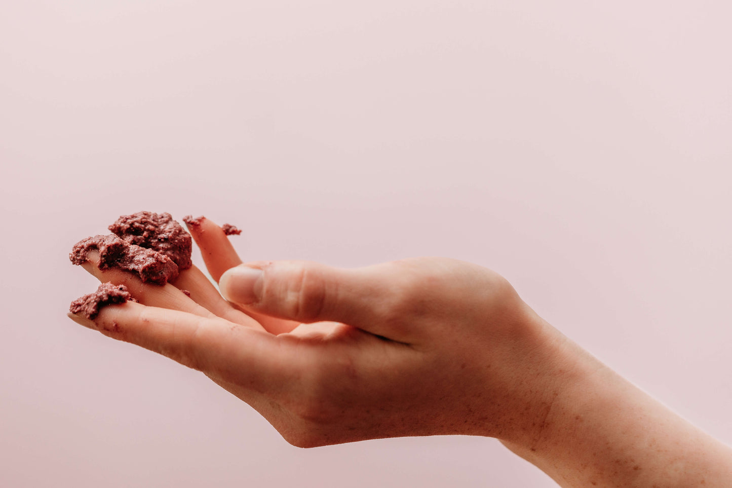 Illuminating Botanical Skin Polish For Sensitive Skin